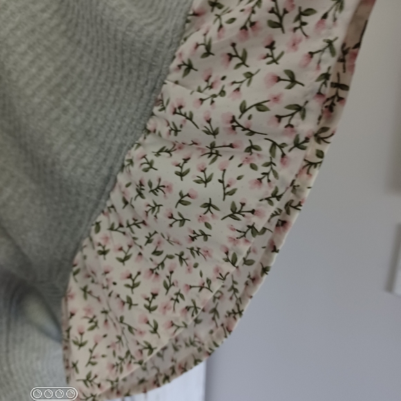 NWOT WOMENS GRAY boutique top #F05 - Picture 4 of 9